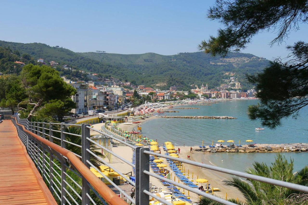 Goccia Di Mare 50M From The Sea - Happy Rentals Alassio Exterior photo